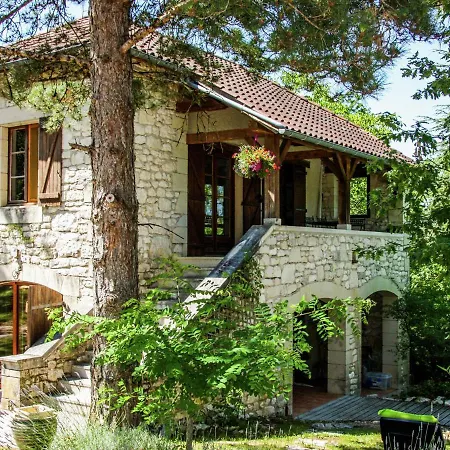 With Private Swimming Pool In Wonderful, Peaceful Setting *